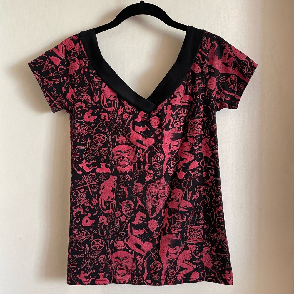 Devils V neck t-shirt